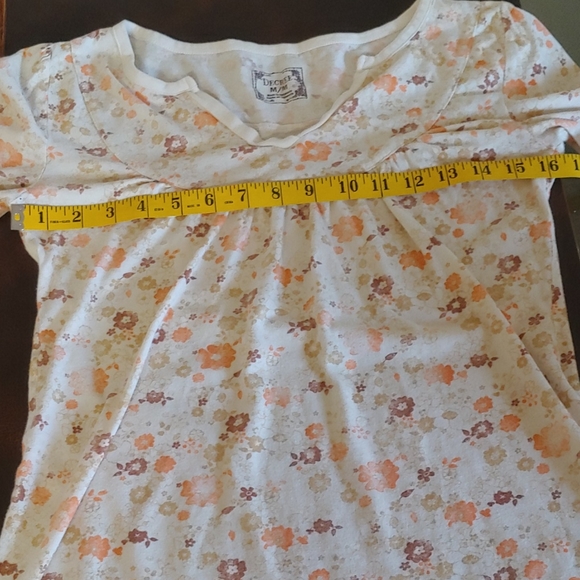 Floral 3/4 Sleeve Top - Picture 8 of 9